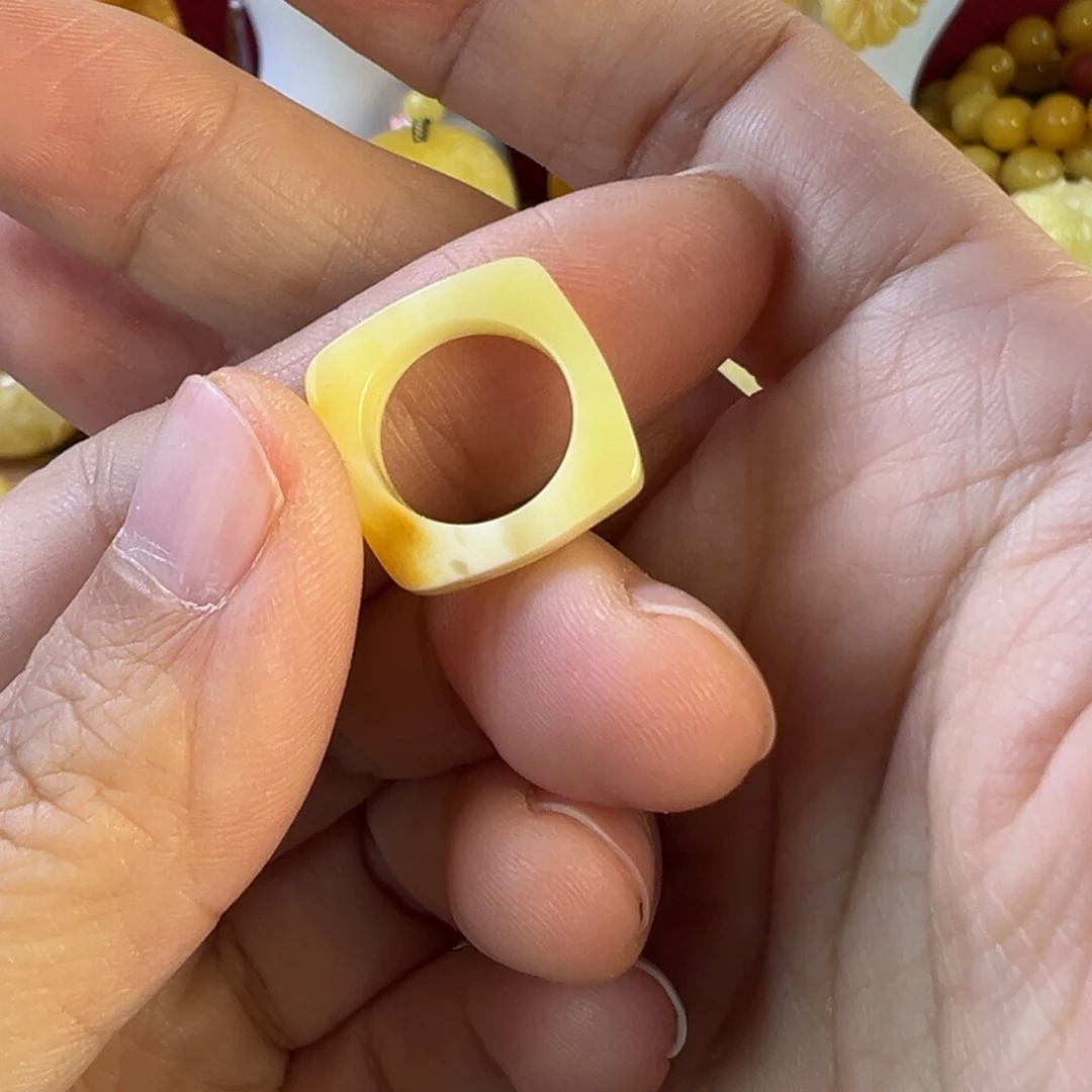 蜜蜡裸石未镶嵌心**蜜蜡跑环