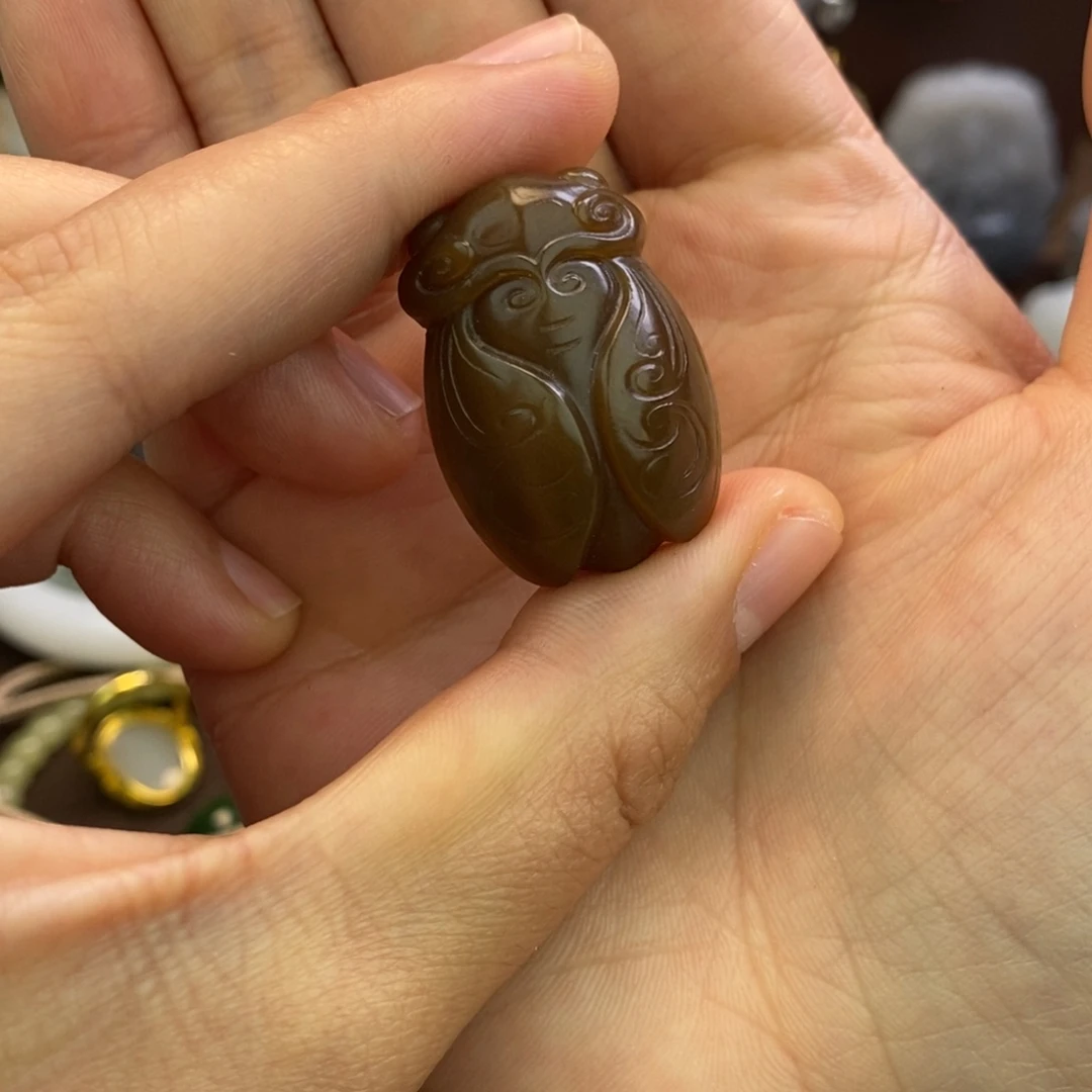 和田玉未镶嵌颈饰瑕疵款