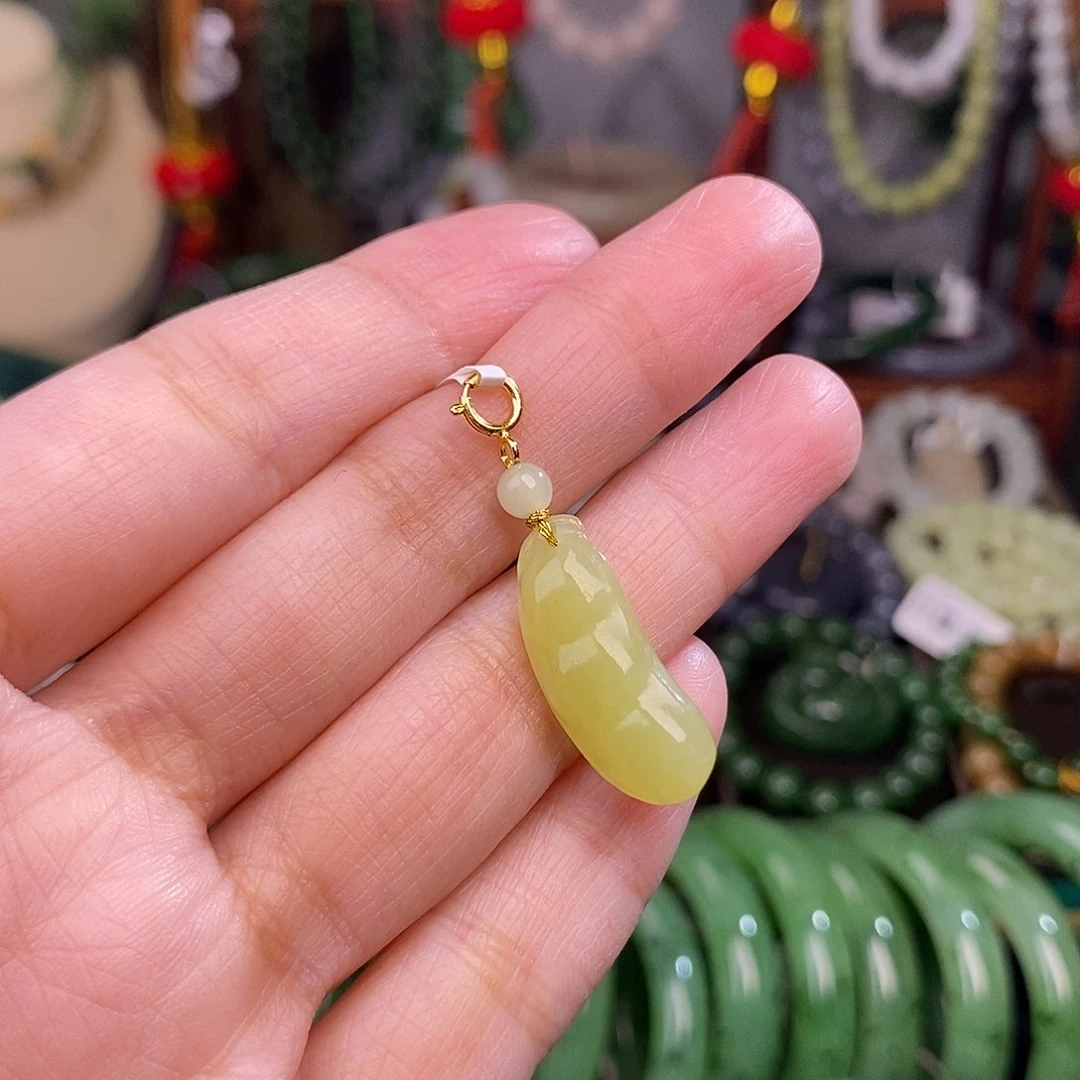 和田玉福利新疆黄口福豆吊坠未镶嵌