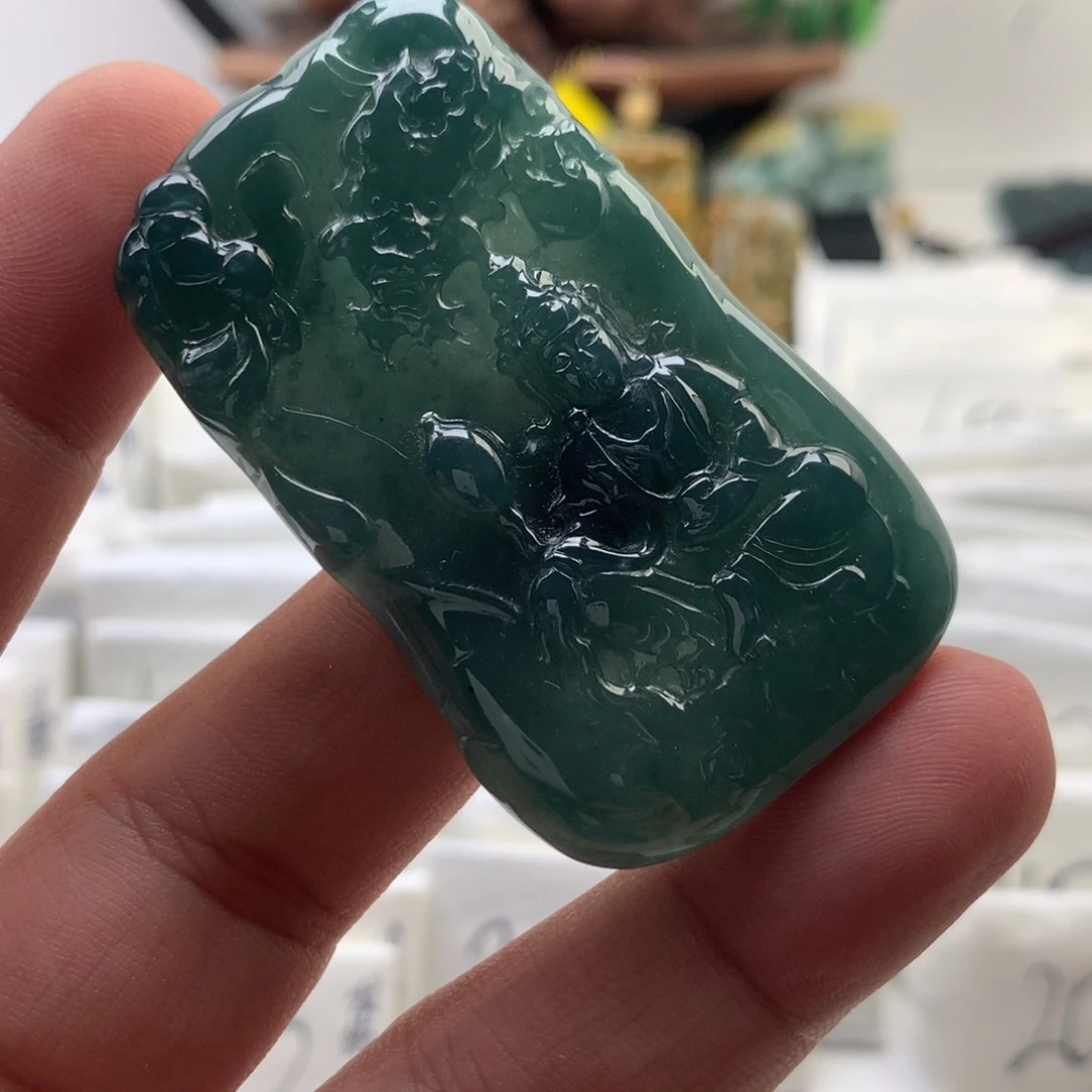 颈饰未镶嵌翡翠观音