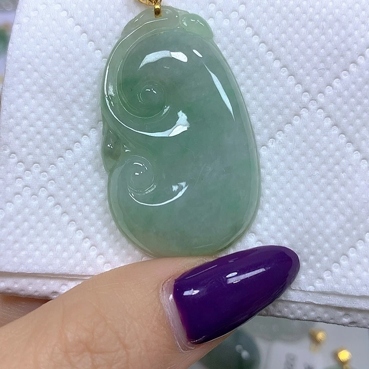 翡翠18K金镶嵌颈饰挂件