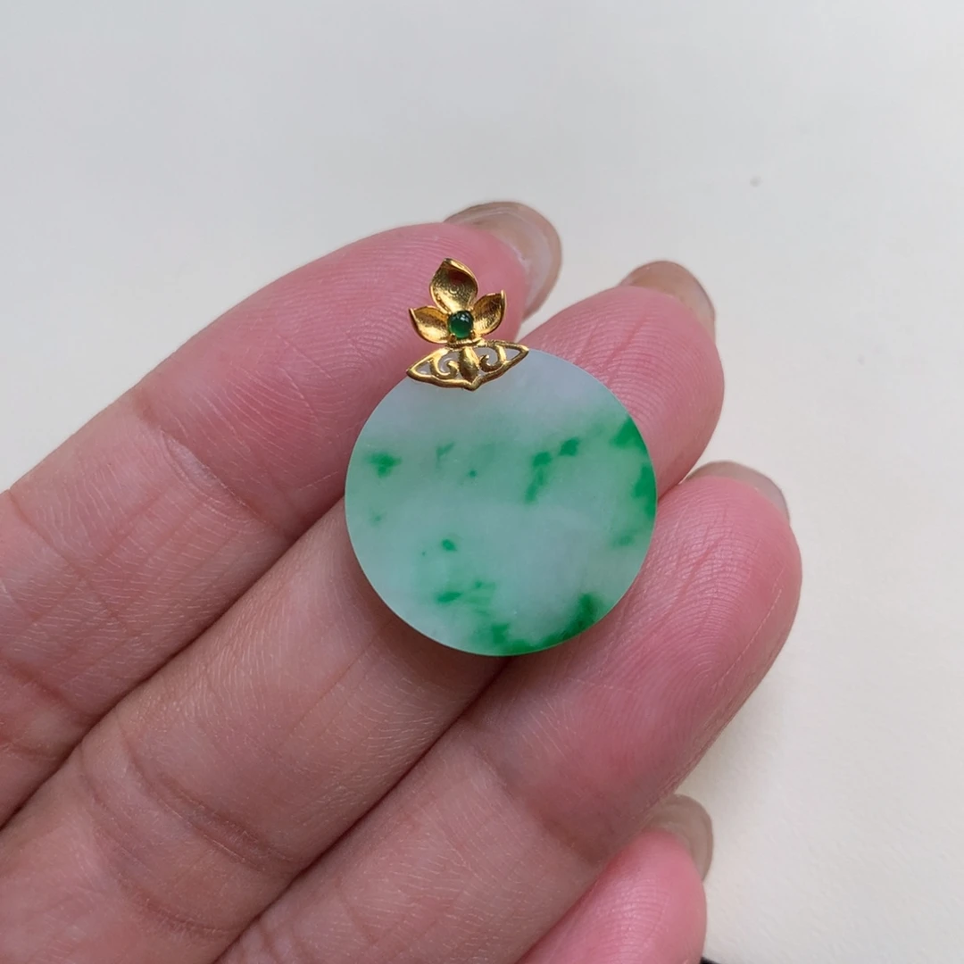 翡翠未镶嵌颈饰无事牌