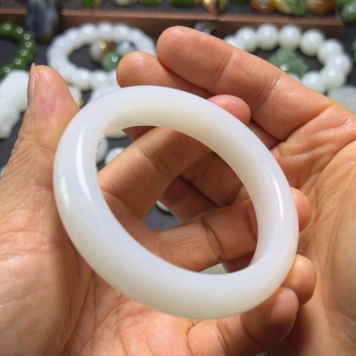 和田玉手镯57.6未镶嵌s***n