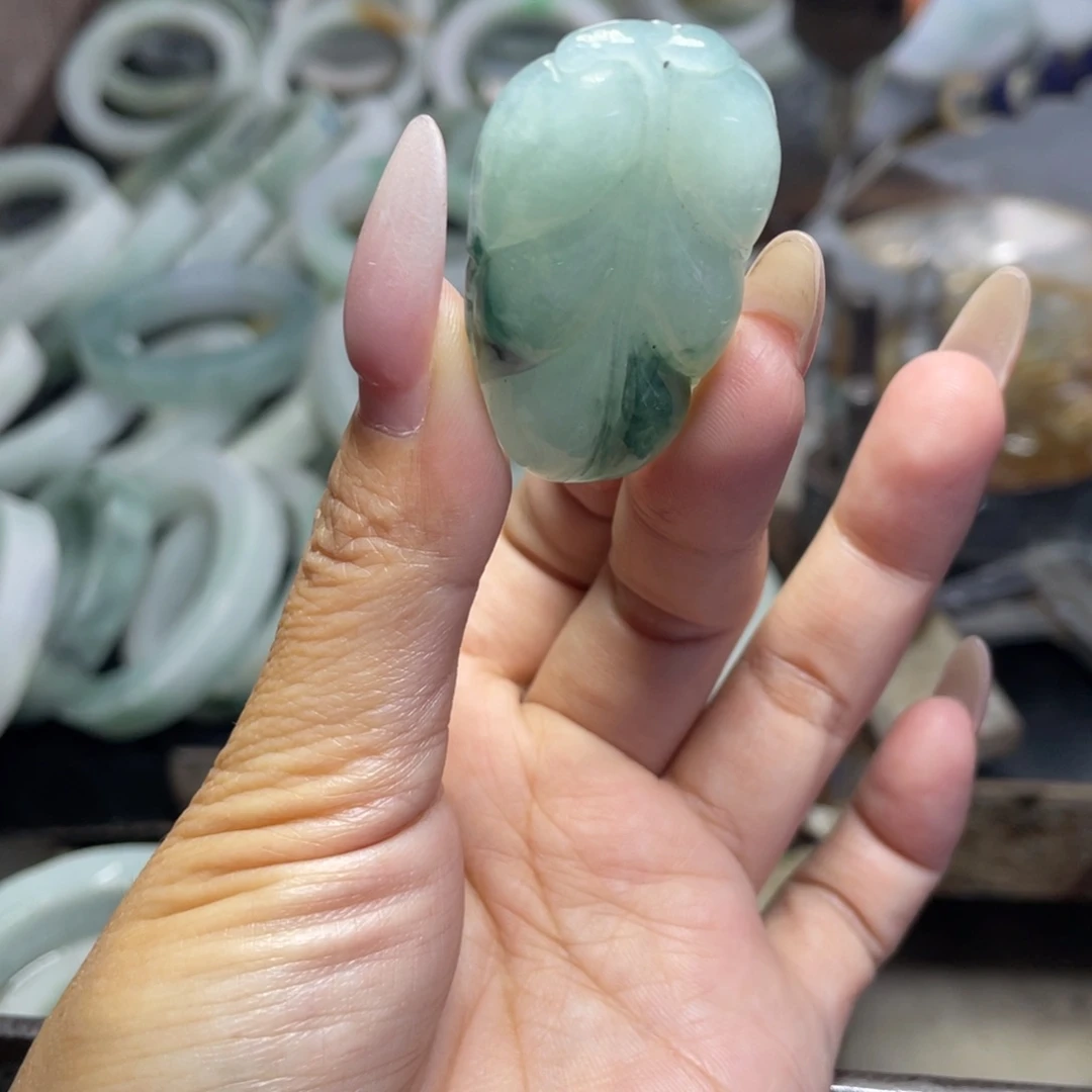 颈饰未镶嵌翡翠多样性