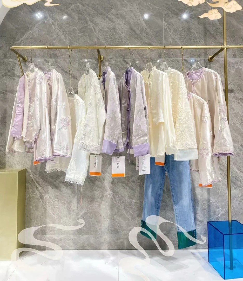 25秋新薄款品牌撤柜长袖圆领领宽袖短外套轻奢重工中式国风女装服