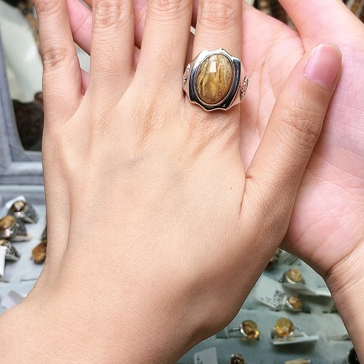 琥珀裸石未镶嵌江*