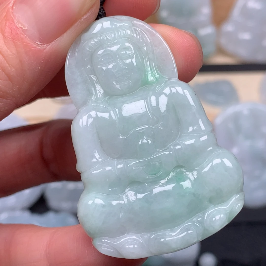 翡翠未镶嵌颈饰观音