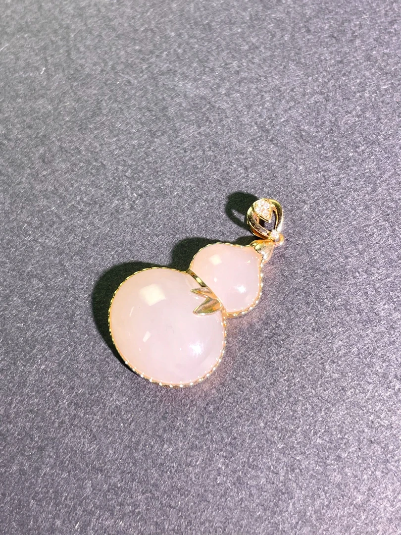【舒茉】和田玉葫芦吊坠*18k金镶嵌厚金围镶藕粉葫芦吊坠藕粉色吊坠