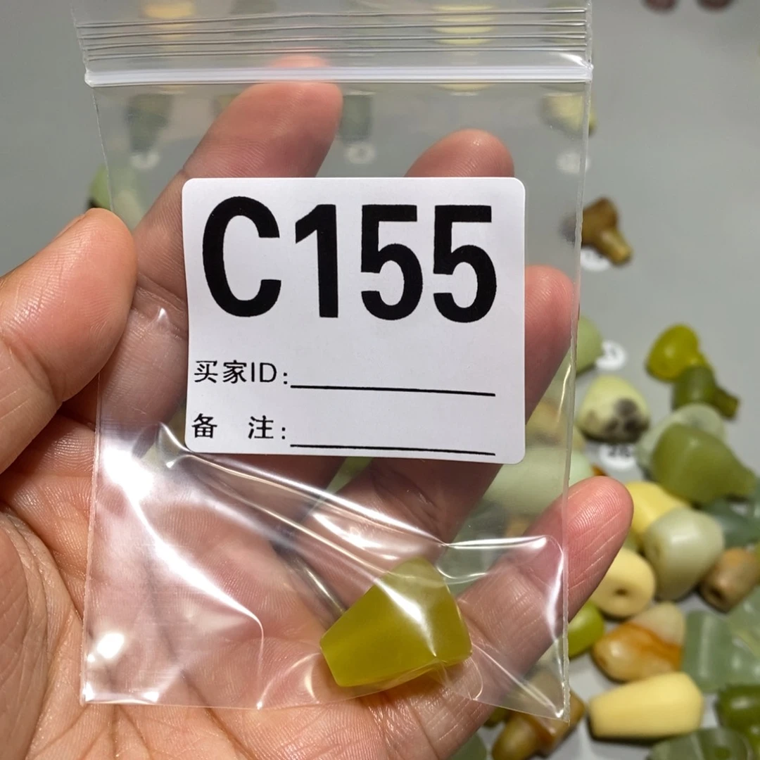 蛇纹石玉未镶嵌颈饰m**n