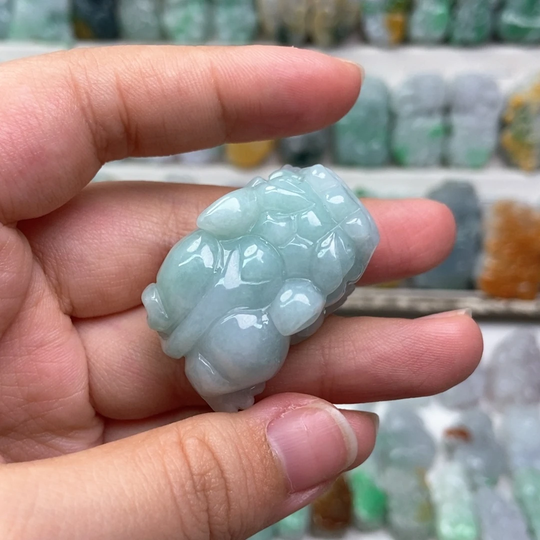 翡翠未镶嵌吊坠(赠链)