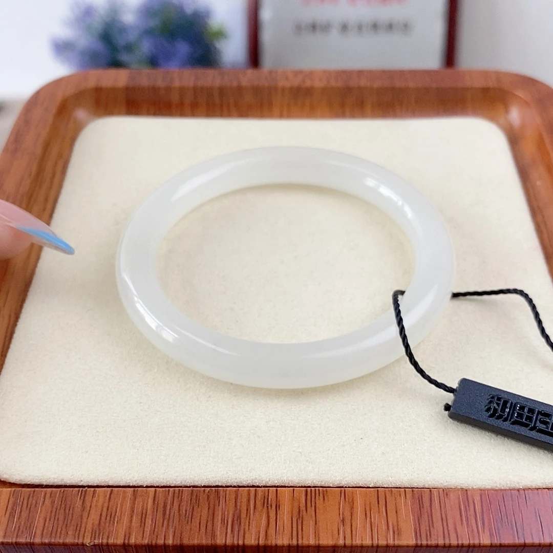 和田玉手镯未镶嵌盼*白胶猫56