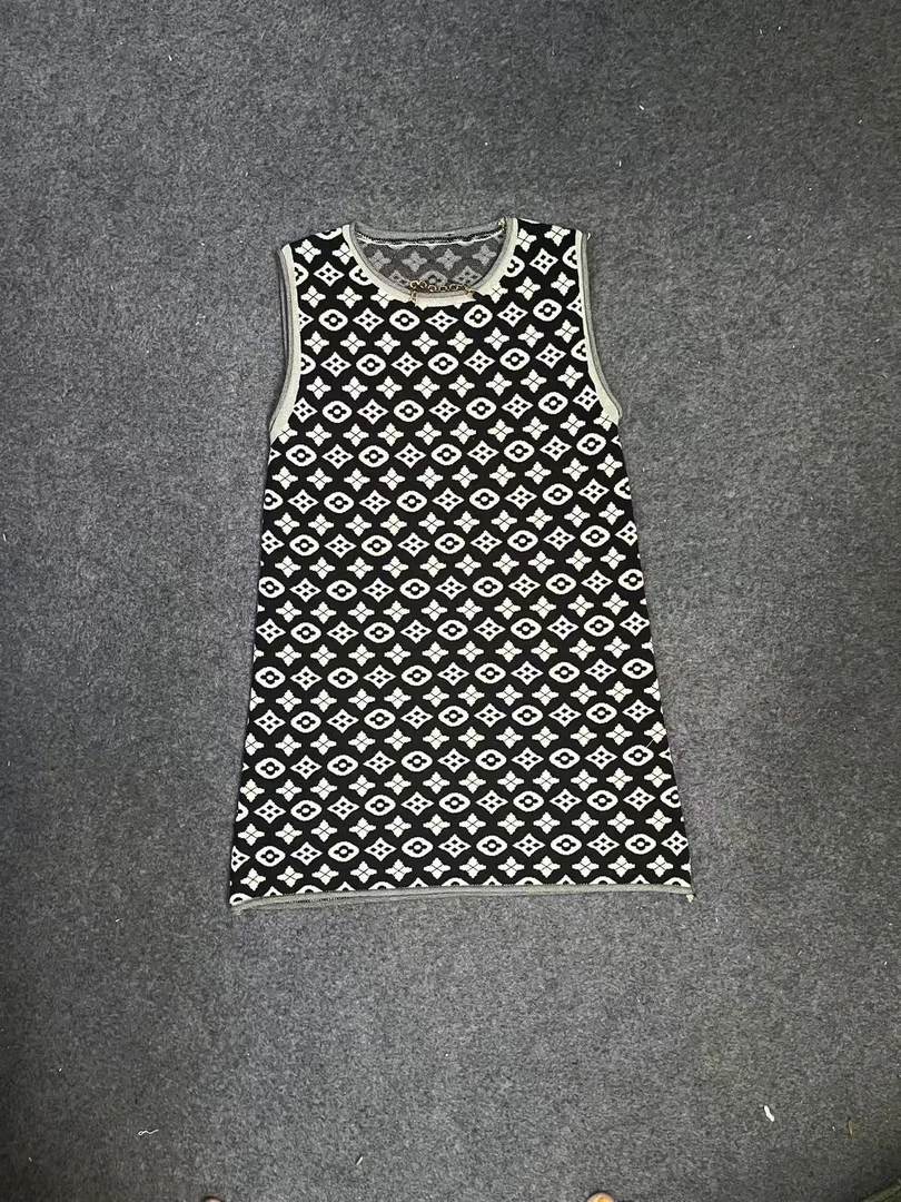 A012【坤坤】2025新款时尚女士裙子