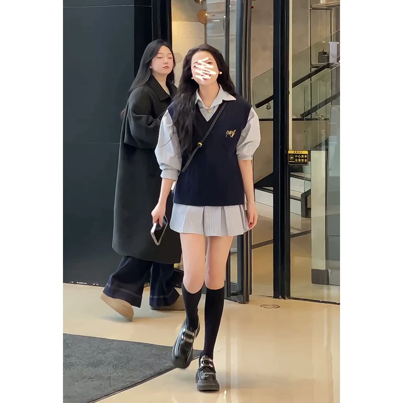 2025秋季新款女韩系穿搭V领针织马甲气质收腰翻领条纹衬衫连衣裙