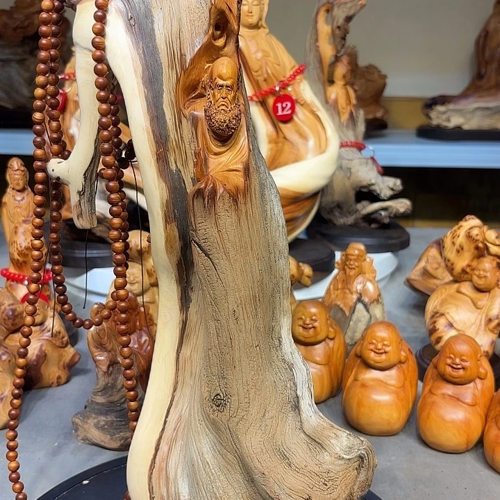 柏木太行崖柏达摩摆件