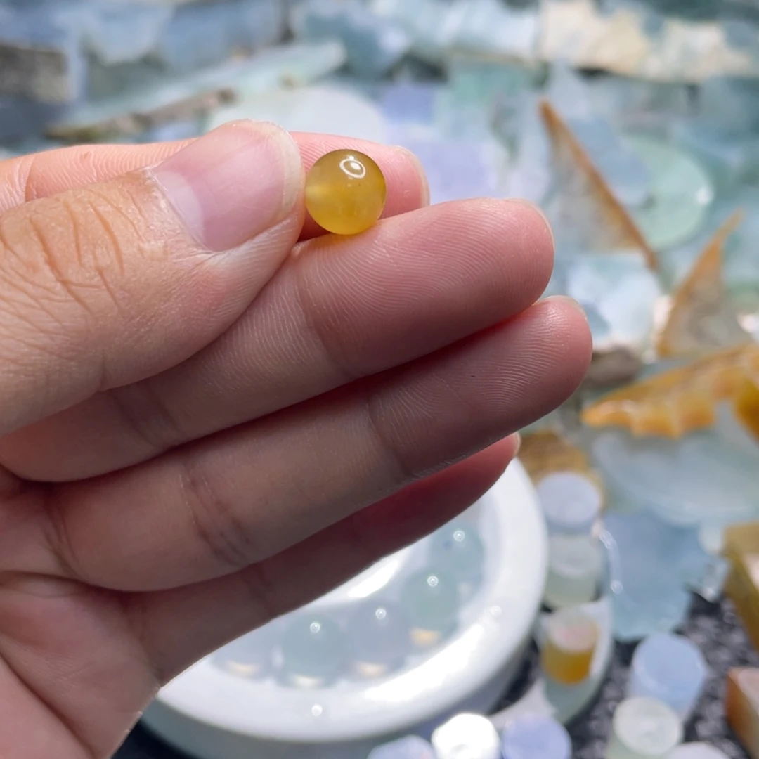 小***.颈饰未镶嵌翡翠翡翠