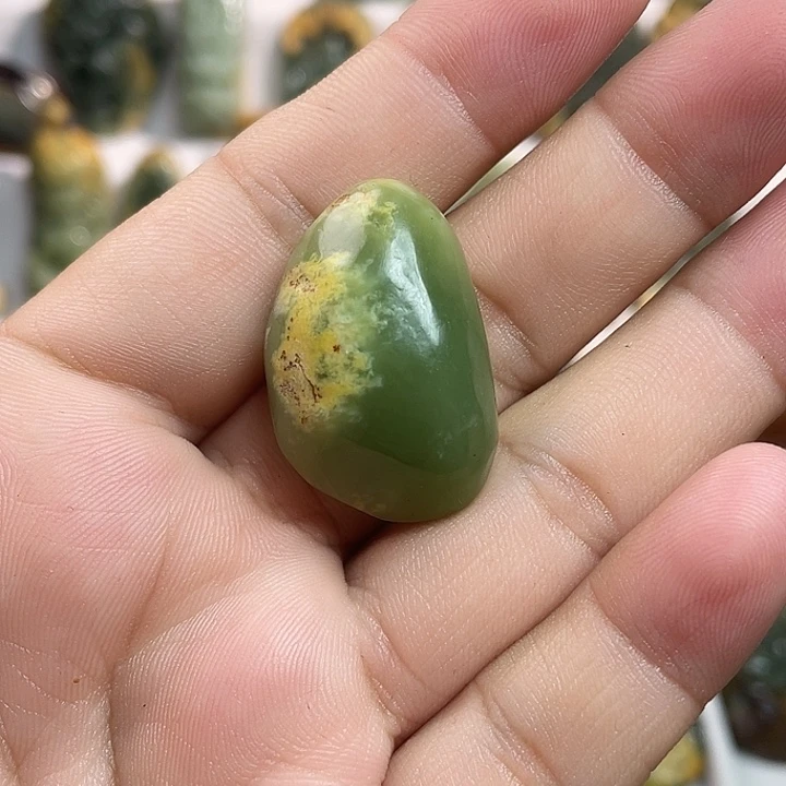 岫岩河磨玉（透闪石质玉）未镶嵌吊坠(不含链)