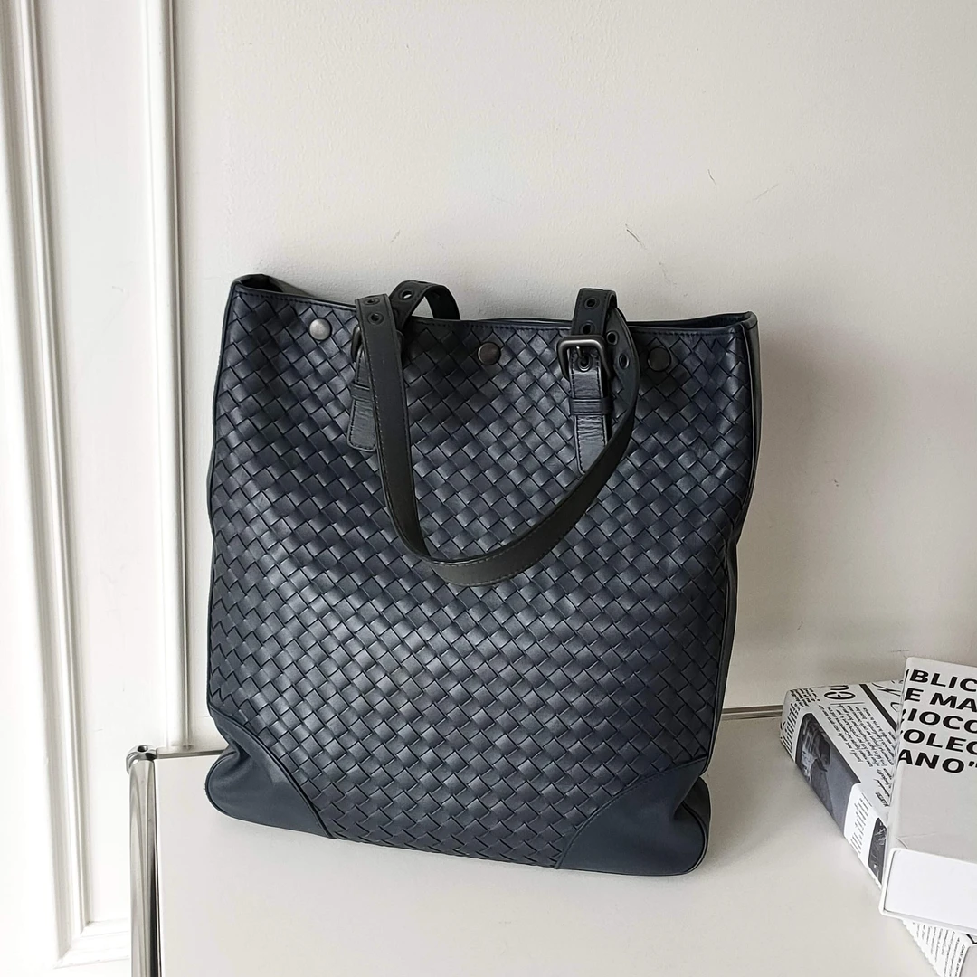 95新 BOTTEGA VENETA/葆蝶家 Azul- 深灰色编织腋下单肩托特40710