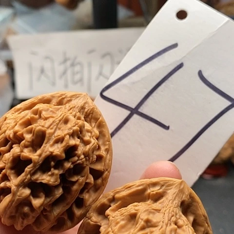吊坠桃核观**舍43玉麒麟49克