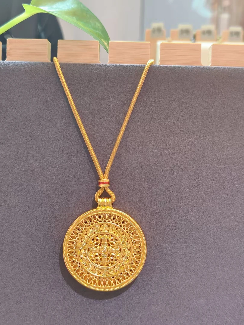 爆款精工雕刻八宝罗盘吊坠B9