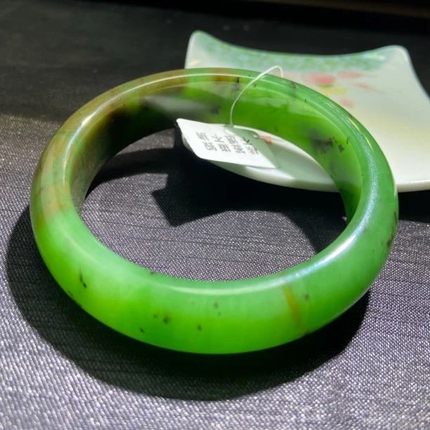 天然和田玉苹果绿59红皮俄碧老料