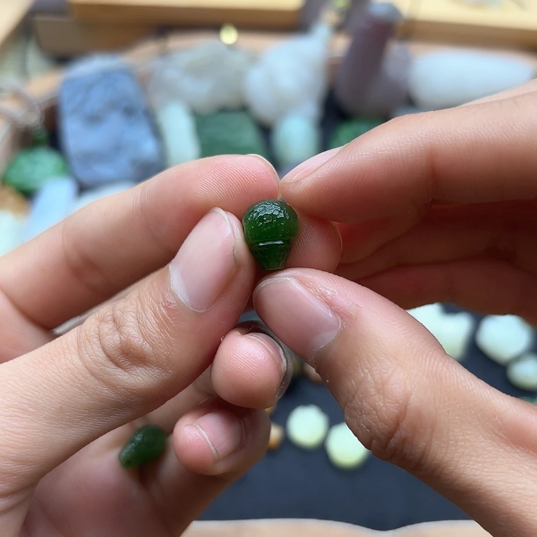 和田玉颈饰未镶嵌我****豆