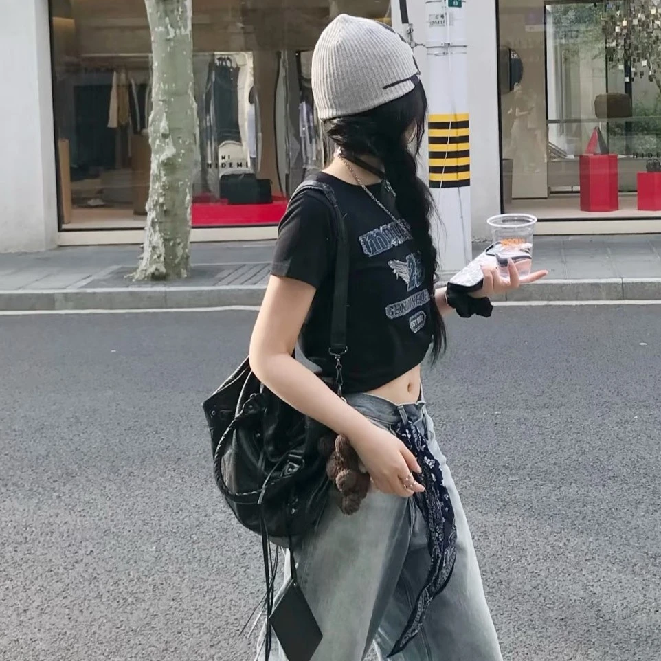 【十七圆】新款纯欲辣妹设计感褶皱吊带背心女外穿内搭修饰美背