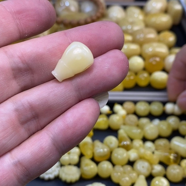 未镶嵌琥珀裸石梅*天然原矿蜜蜡三通