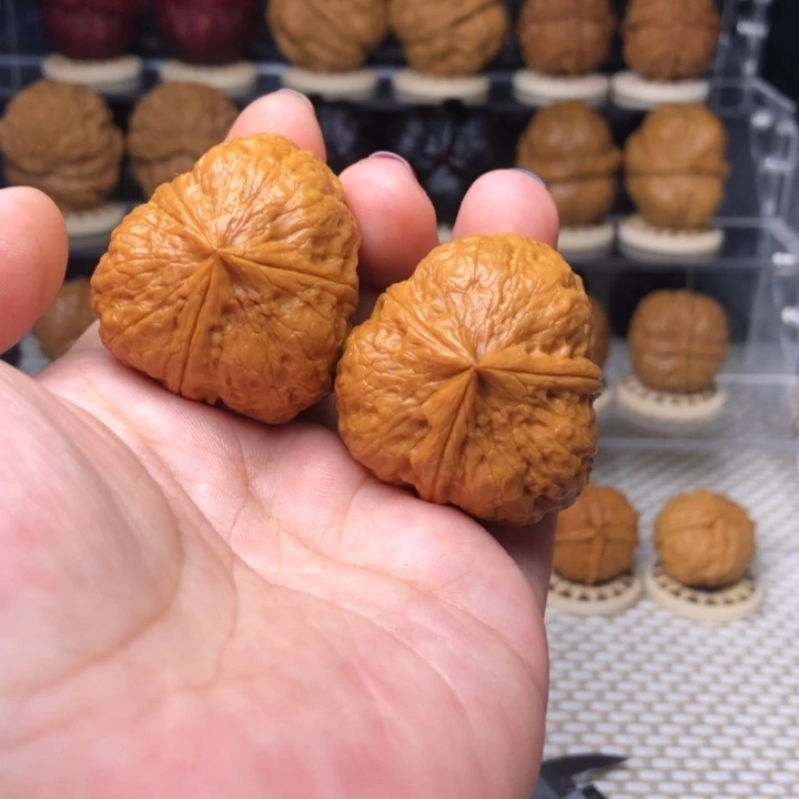 文玩核桃把件30御宝三棱38