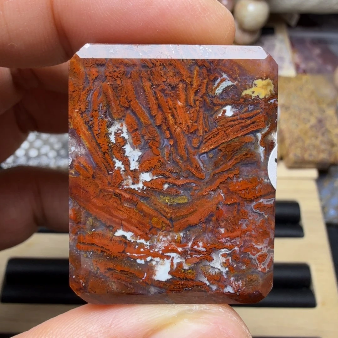 石英质玉未镶嵌纯天然色有机玉石保真色