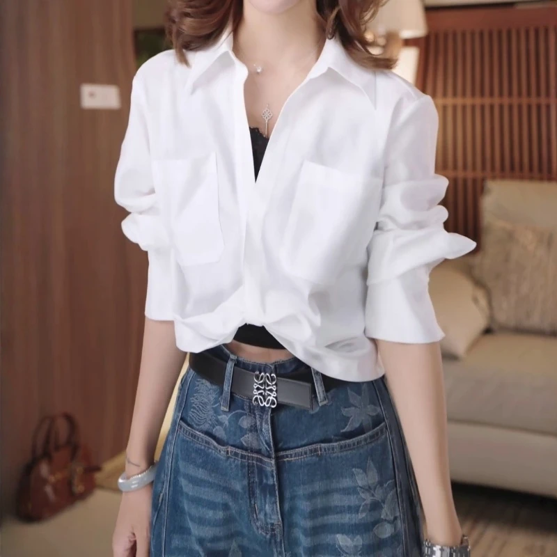 2025春秋季新款女士纯色长袖小众衬衫时尚休闲翻领宽松通勤短上衣