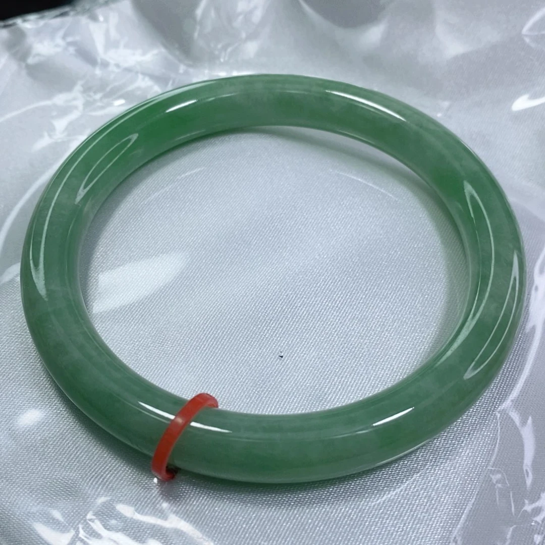 翡翠手镯未镶嵌59.7圈口圆条