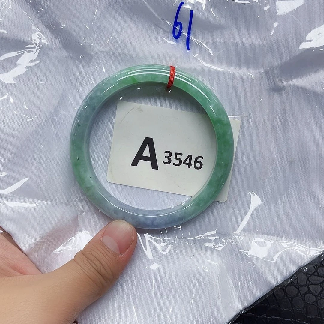 翡翠手镯未镶嵌默认微瑕