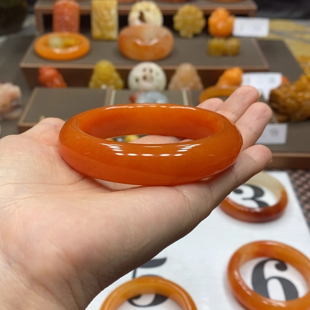 幸***乐石英质玉（黄龙玉）未镶嵌手镯