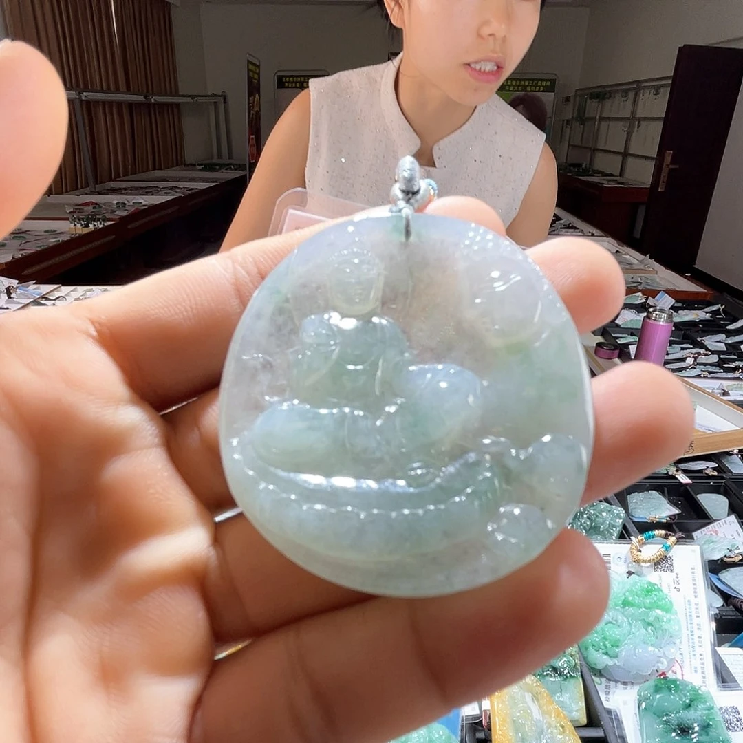 翡翠未镶嵌颈饰一