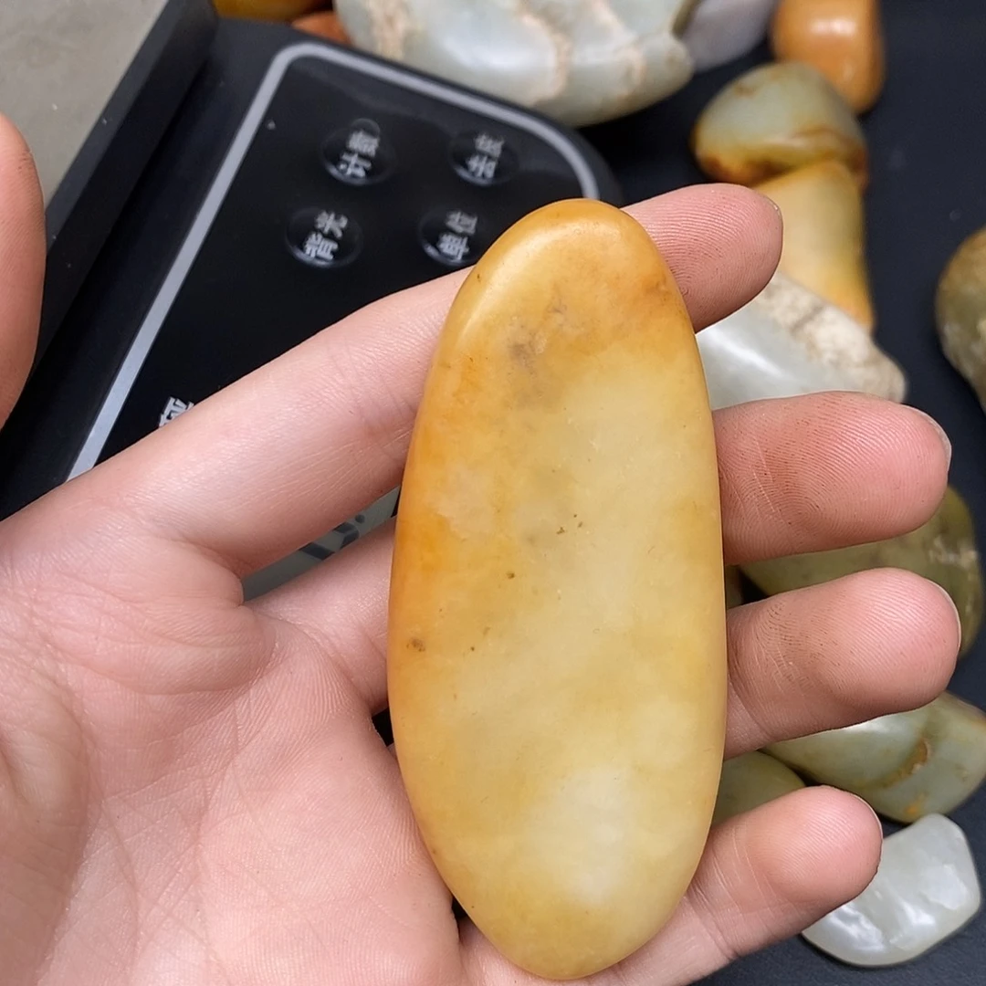 和田玉（糖玉）未镶嵌挂件