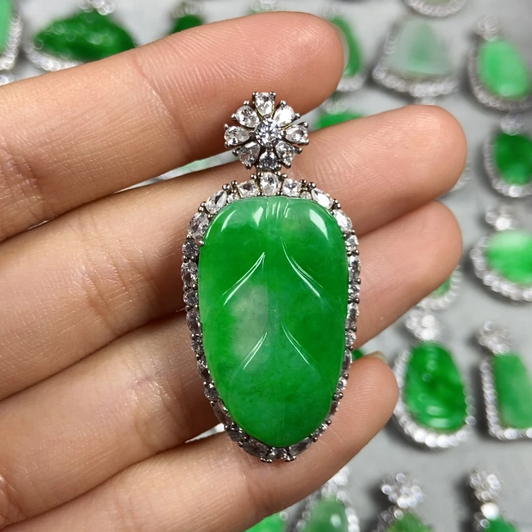 颈饰未镶嵌翡翠叶子