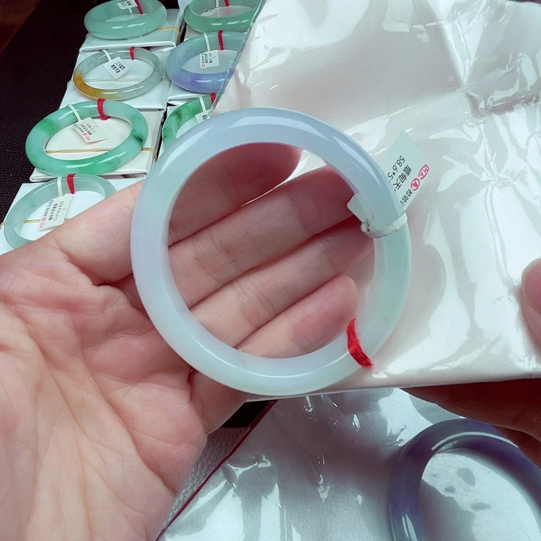 翡翠手镯（贵妃镯）未镶嵌小*心天然缅甸翡翠