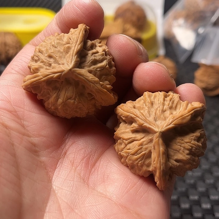 文玩核桃把件盘山三棱核桃文玩核桃三棱