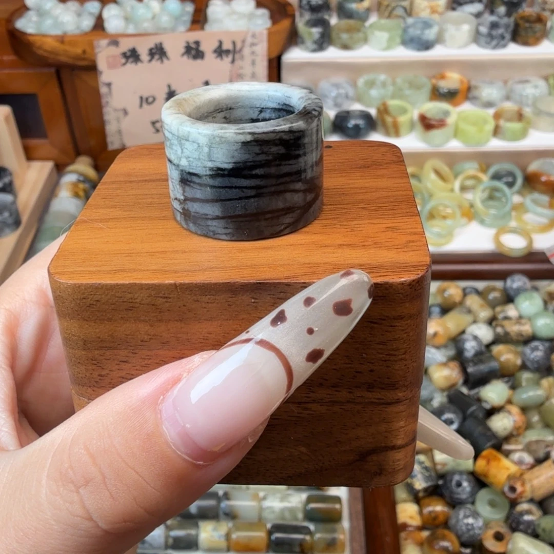 蛇纹石玉未镶嵌戒指内径17.5