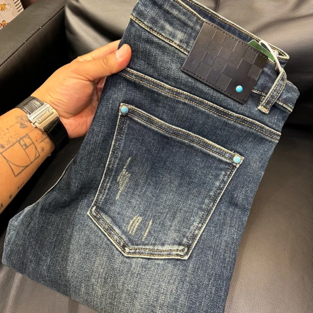 轻奢金属装饰长裤百搭破洞立体裁剪直筒男士四季水洗牛仔裤77038