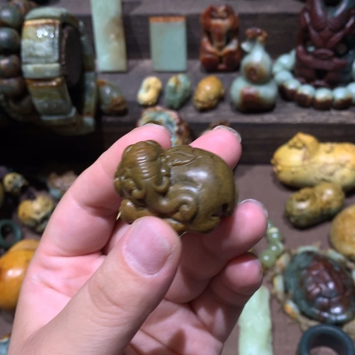 岫岩河磨玉（透闪石质玉）未镶嵌挂件