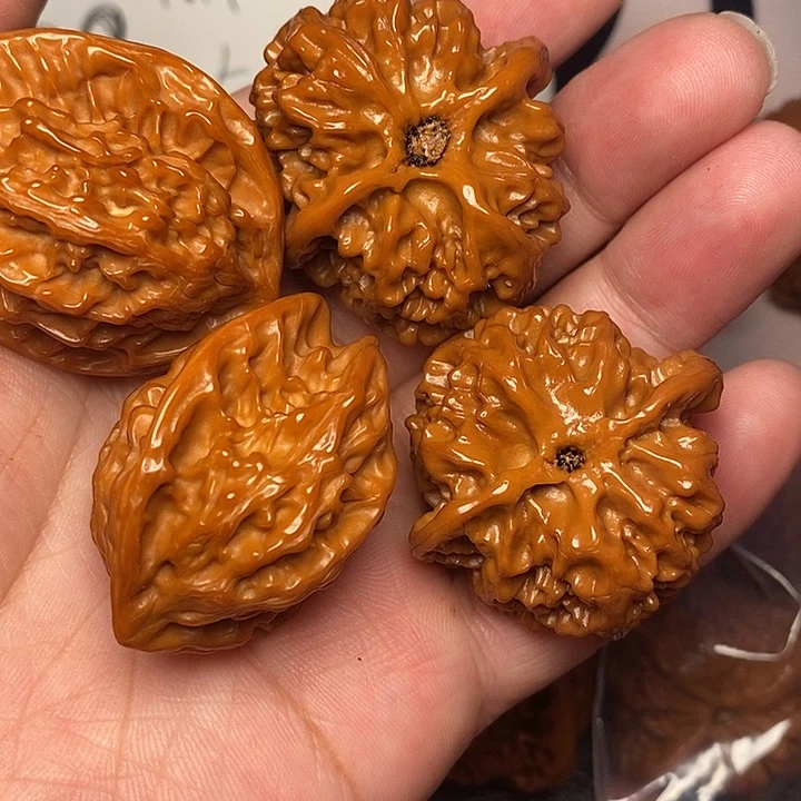 文玩核桃吊坠苹果40