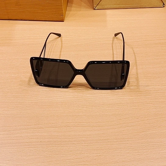 聚鑫中古瓷器杂项如图所示