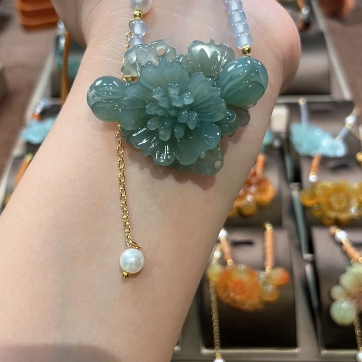 蛇纹石玉未镶嵌吊坠(赠链)