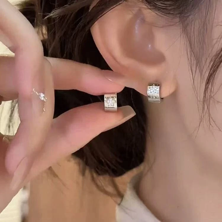 钛钢耳饰 钛钢材质 简约锆锆星星耳扣轻奢小众高级感