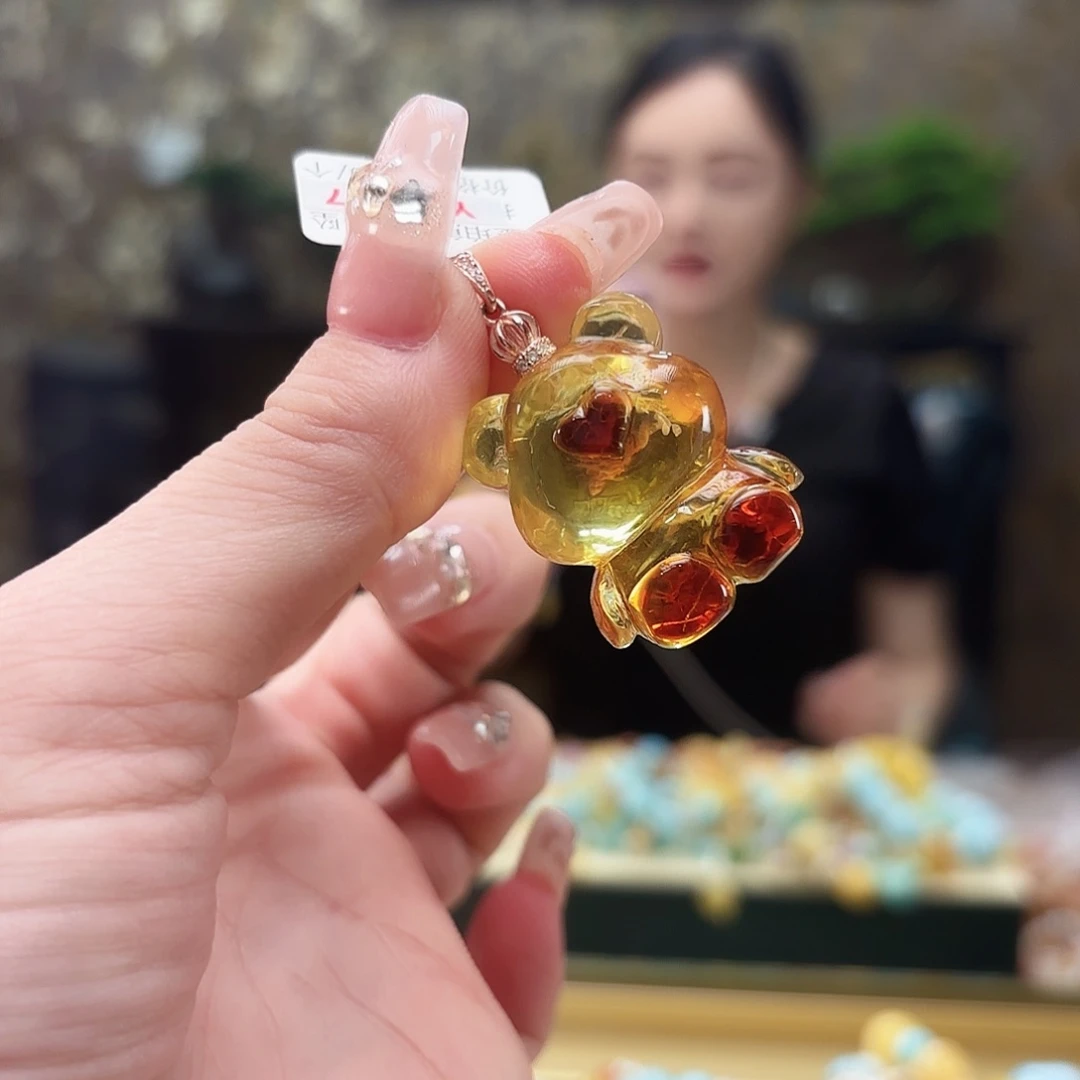 未镶嵌颈饰琥珀琥珀