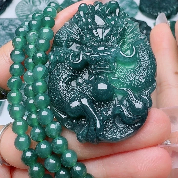 翡翠未镶嵌颈饰1111