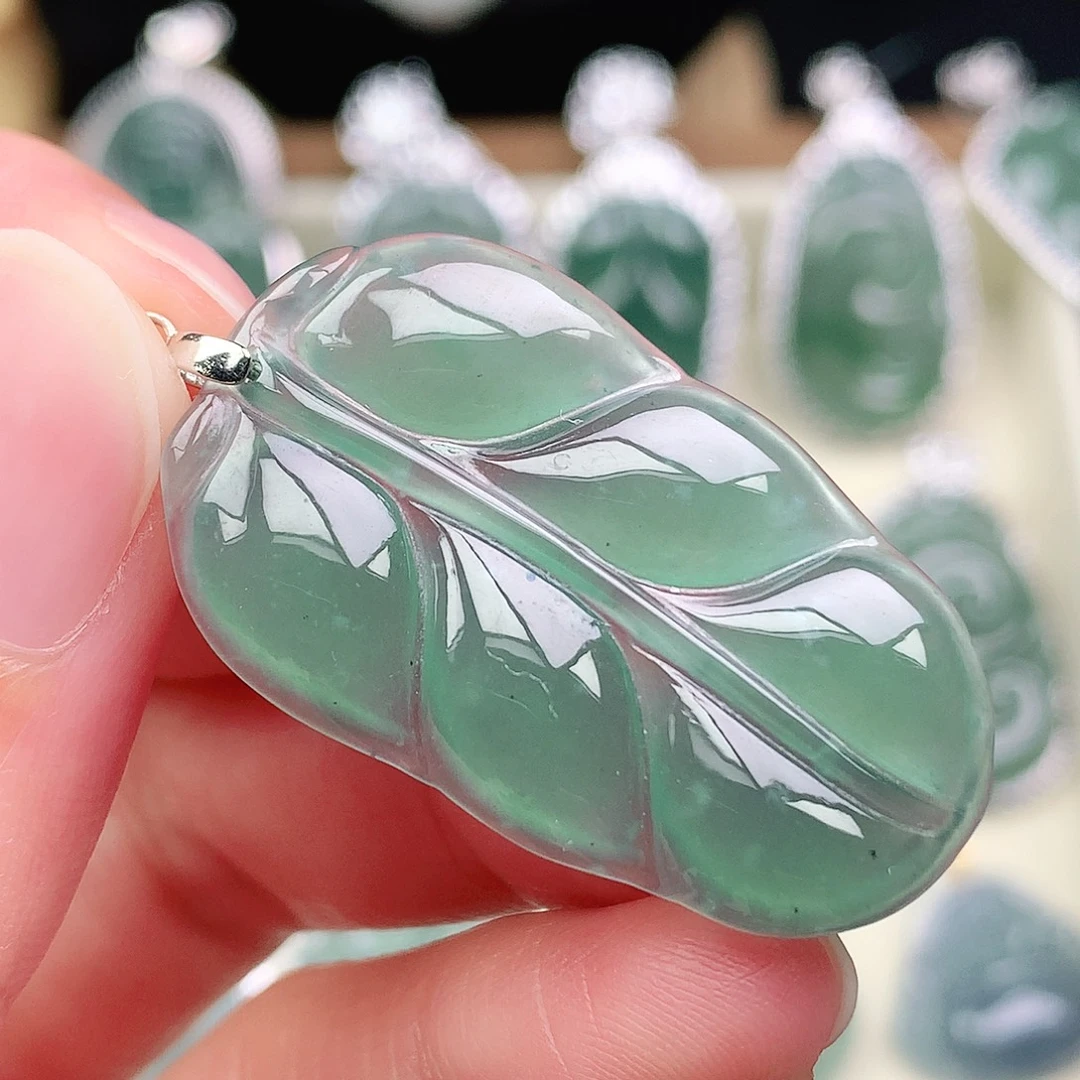 翡翠未镶嵌颈饰吊坠