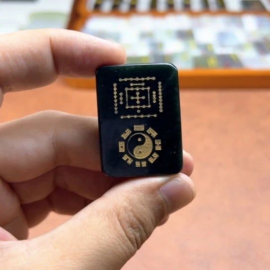 和田玉（糖玉）未镶嵌颈饰微瑕