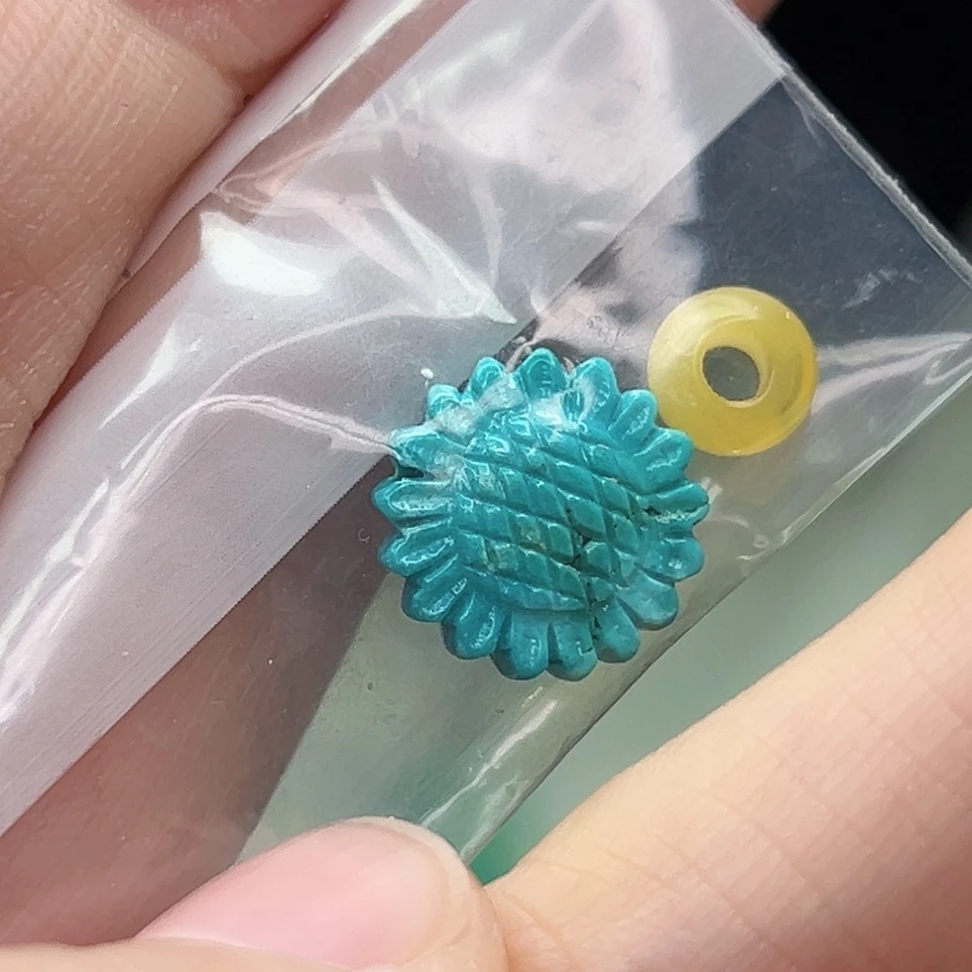 蜜蜡珠宝奇石未镶嵌